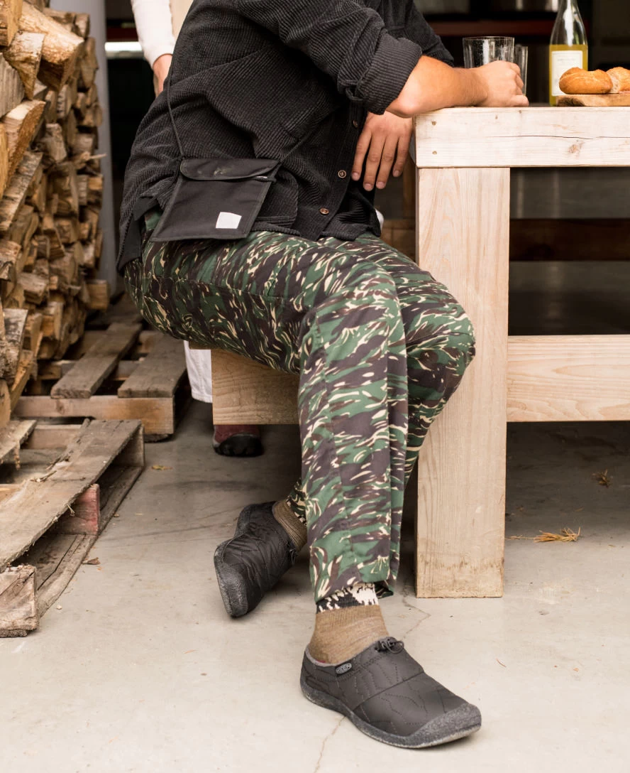 Keen Men's Howser III Slide | Charcoal Grey Felt/Black - Image 6