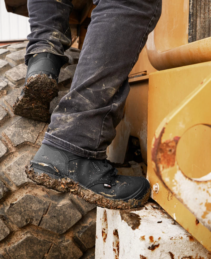 Keen Men's Independence 6" Waterproof Boot (Soft Toe) | Black/Black - Image 9