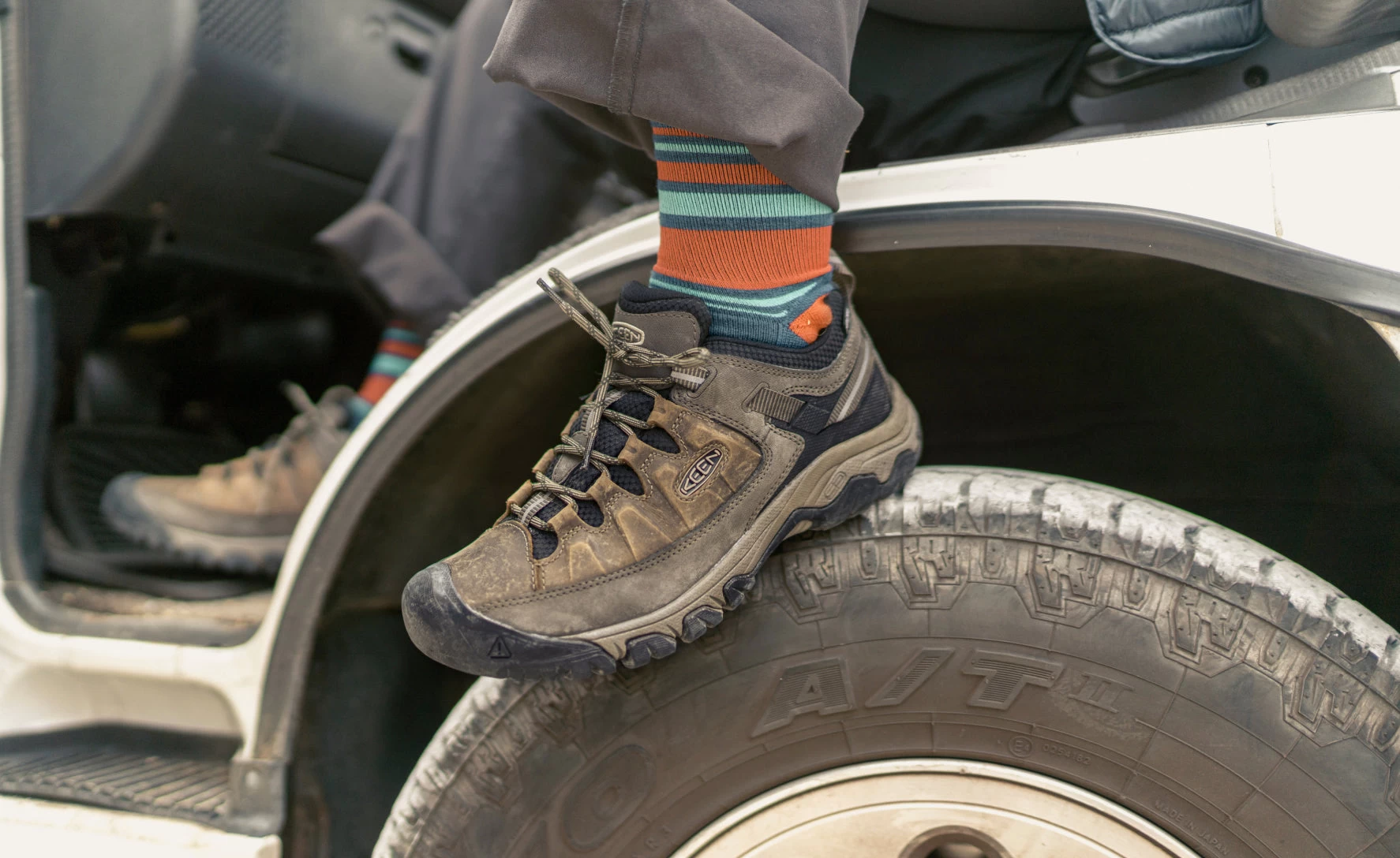 Keen Men's Targhee III Waterproof | Black Olive/Golden Brown - Image 5