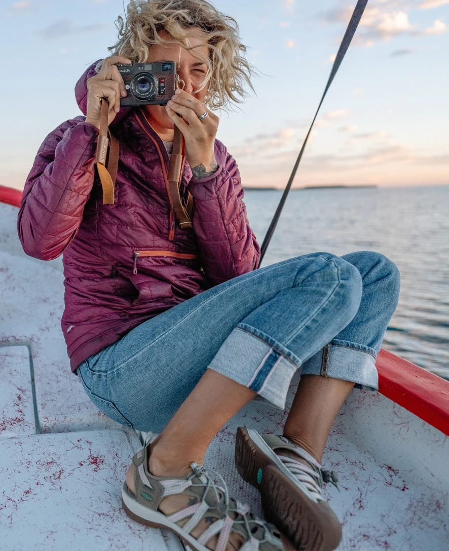 Keen Women's Whisper | Taupe/Coral - Image 9